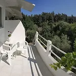 Artemis Studios - Pool And Garden